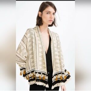 Zara Cream and Black Patterned Cardigan EUC